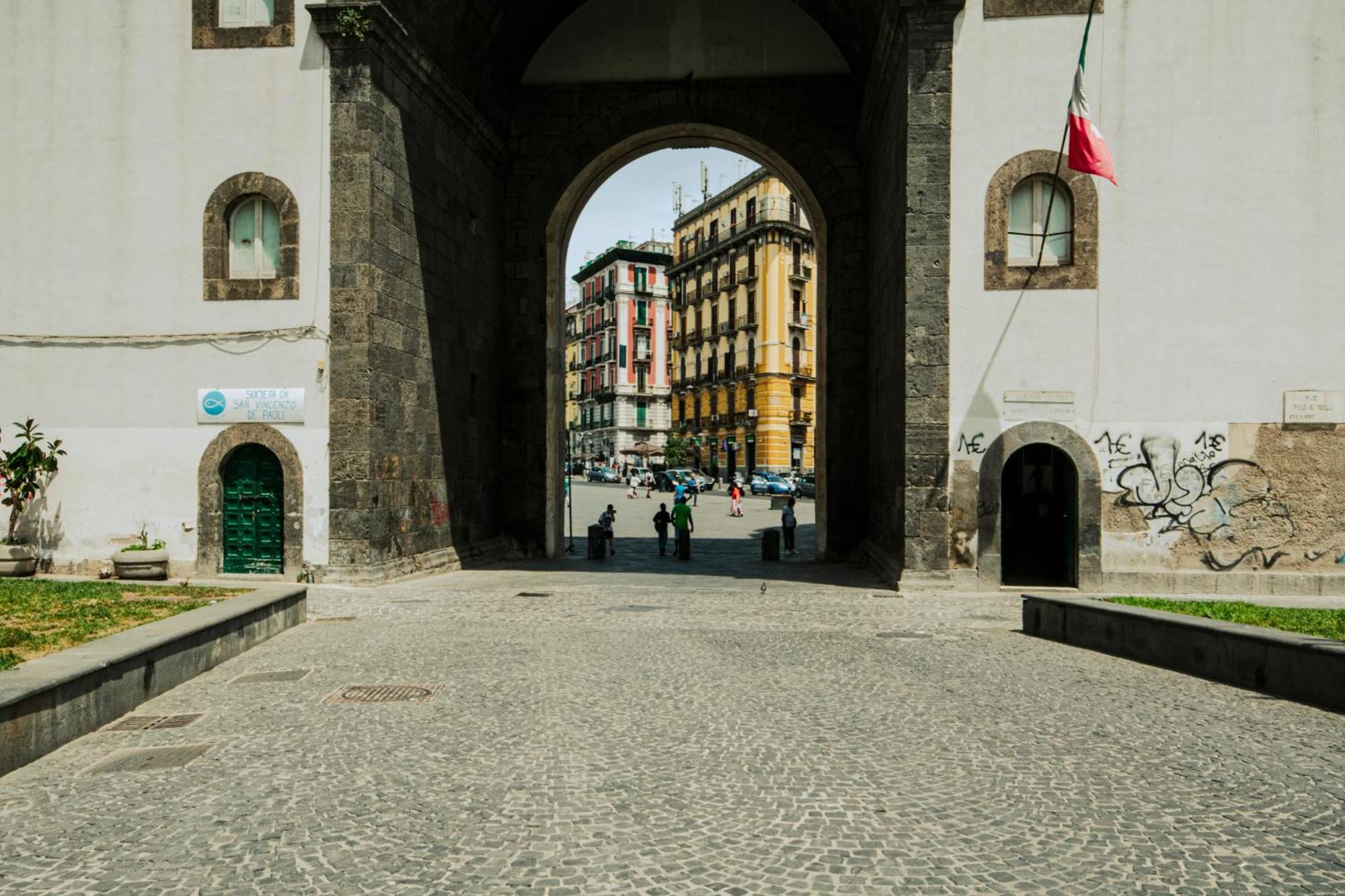 La Reggia Della Duchesca Affittacamere Napoli