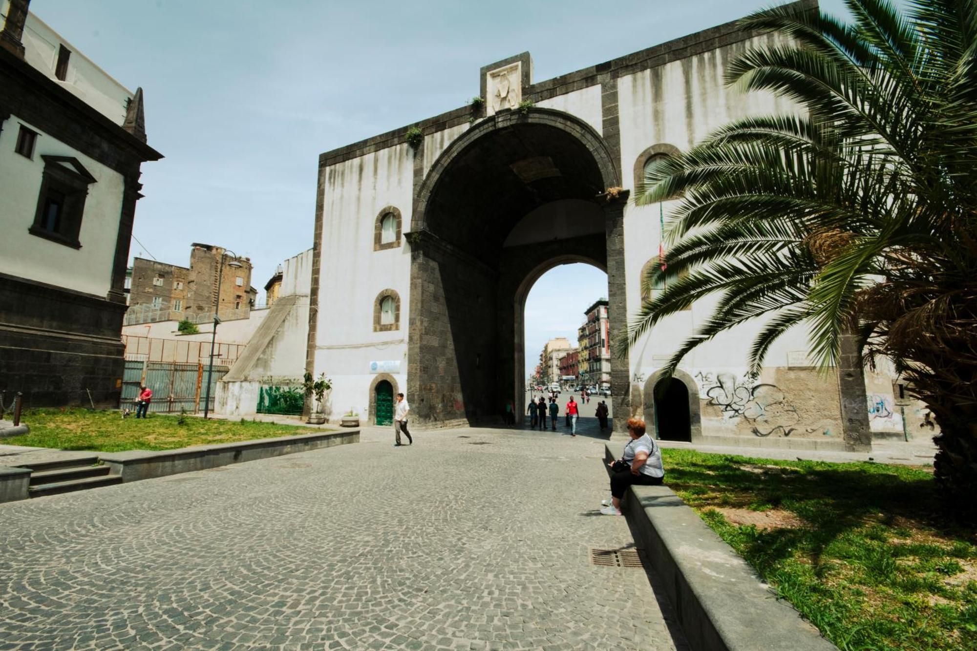 La Reggia Della Duchesca Affittacamere Napoli